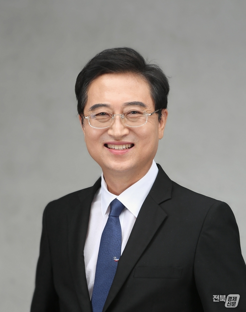남원발전연구소 부소장/남원미래연합의원 이사장 김대규(법학박사)